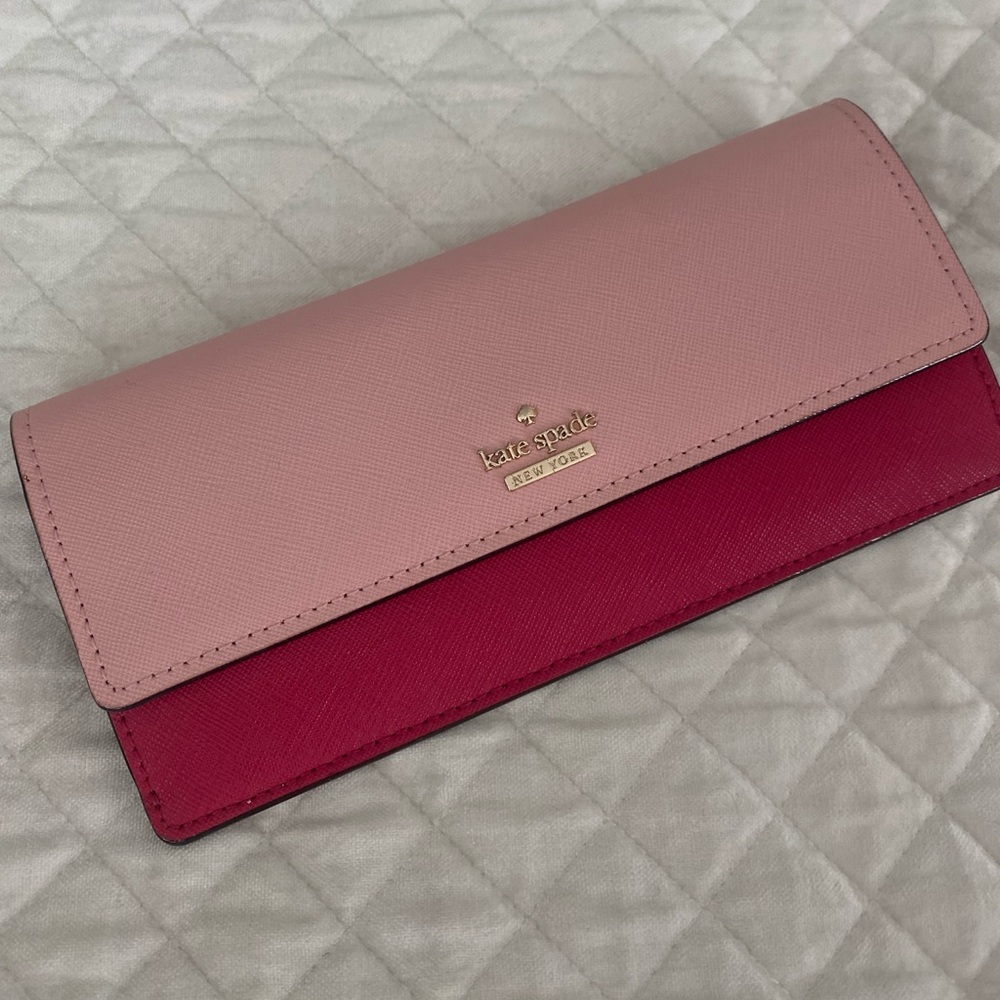 Kate Spade Pink Women's Wallet - NEW